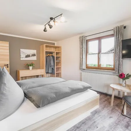 Lingg Apartment