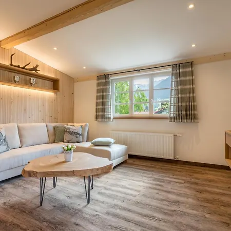 Lingg Apartment